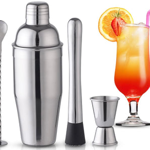 Cocktail shaker in stainless steel with bar accessories